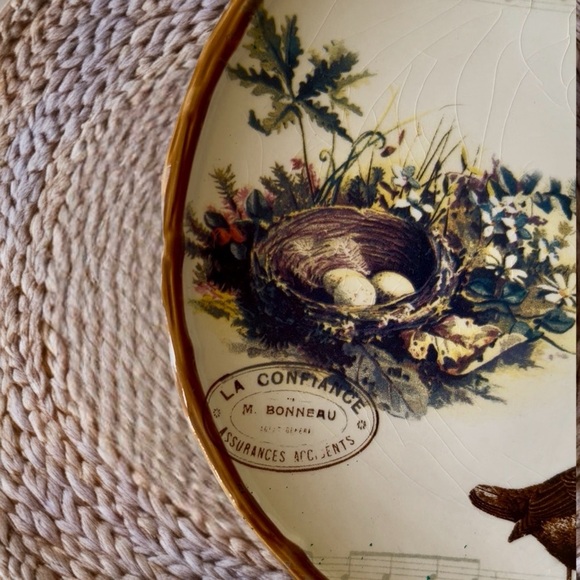 ⭐️HP⭐️Floral and Bird Decorative Ceramic Plate - Picture 4 of 8